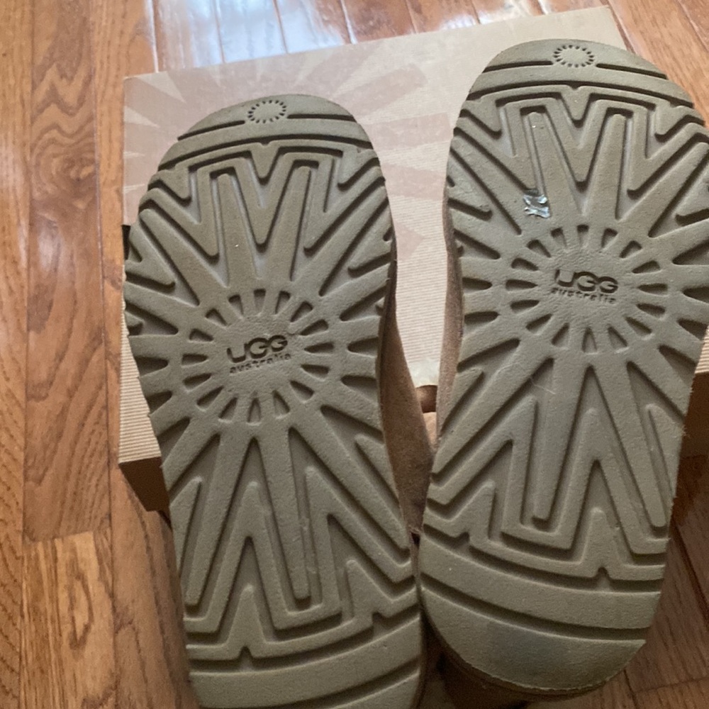 Ugg Australia Bailey Button - Picture 5 of 7
